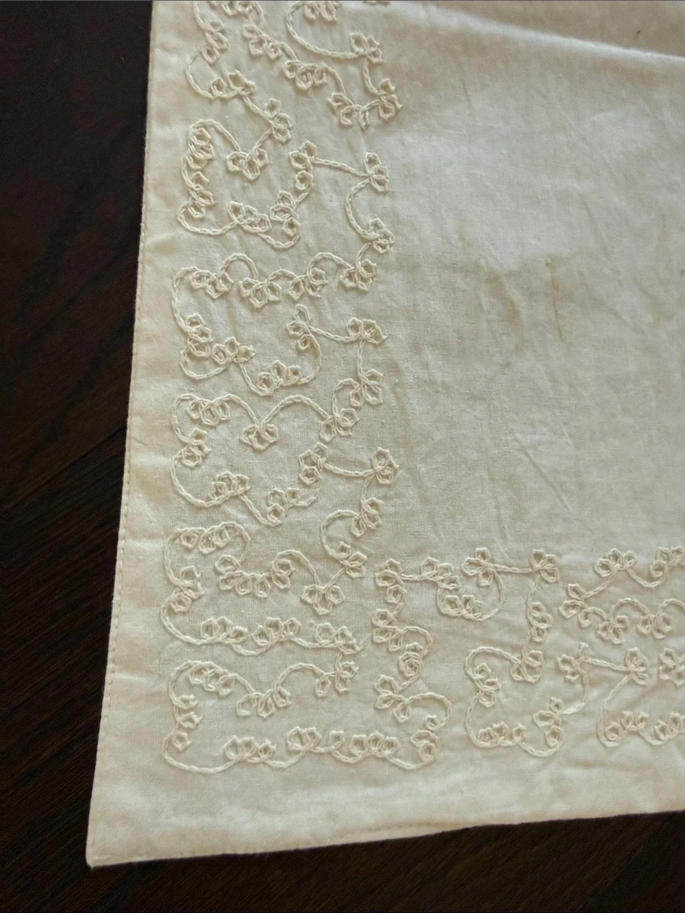 Pier 1 Cream Embroidered Linen Table Runner